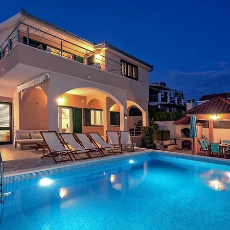 Sea Flower Beachfront Villa Sevid Exterior photo