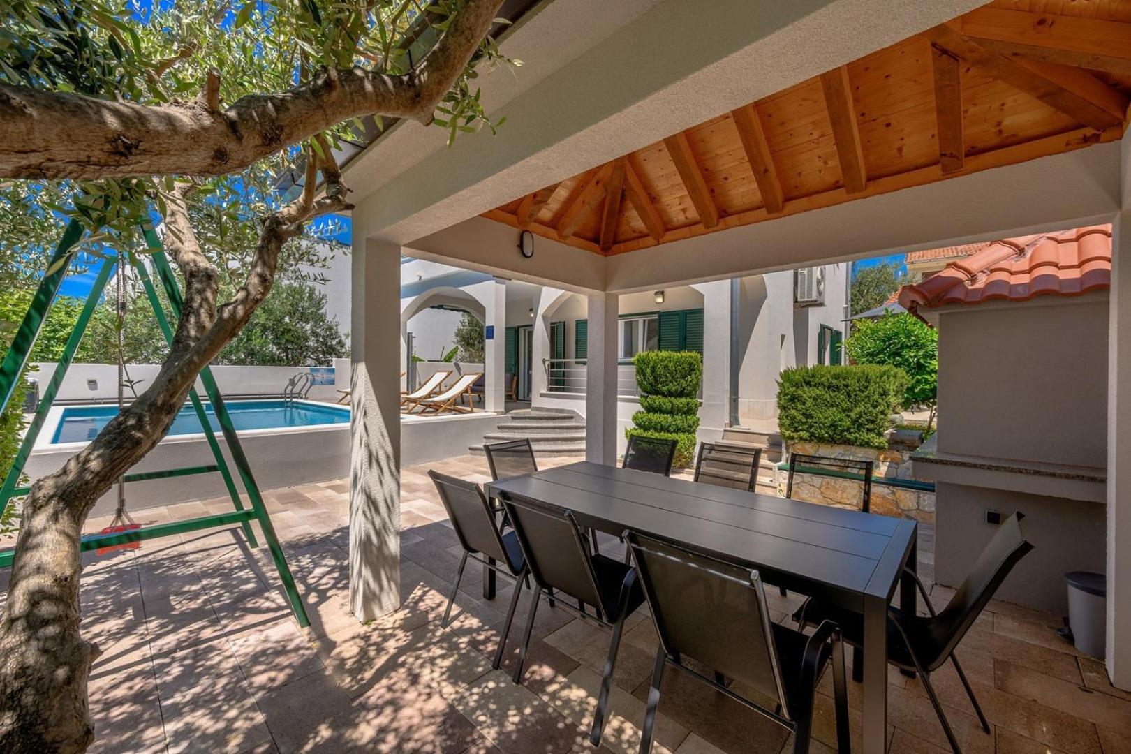 Sea Flower Beachfront Villa Sevid